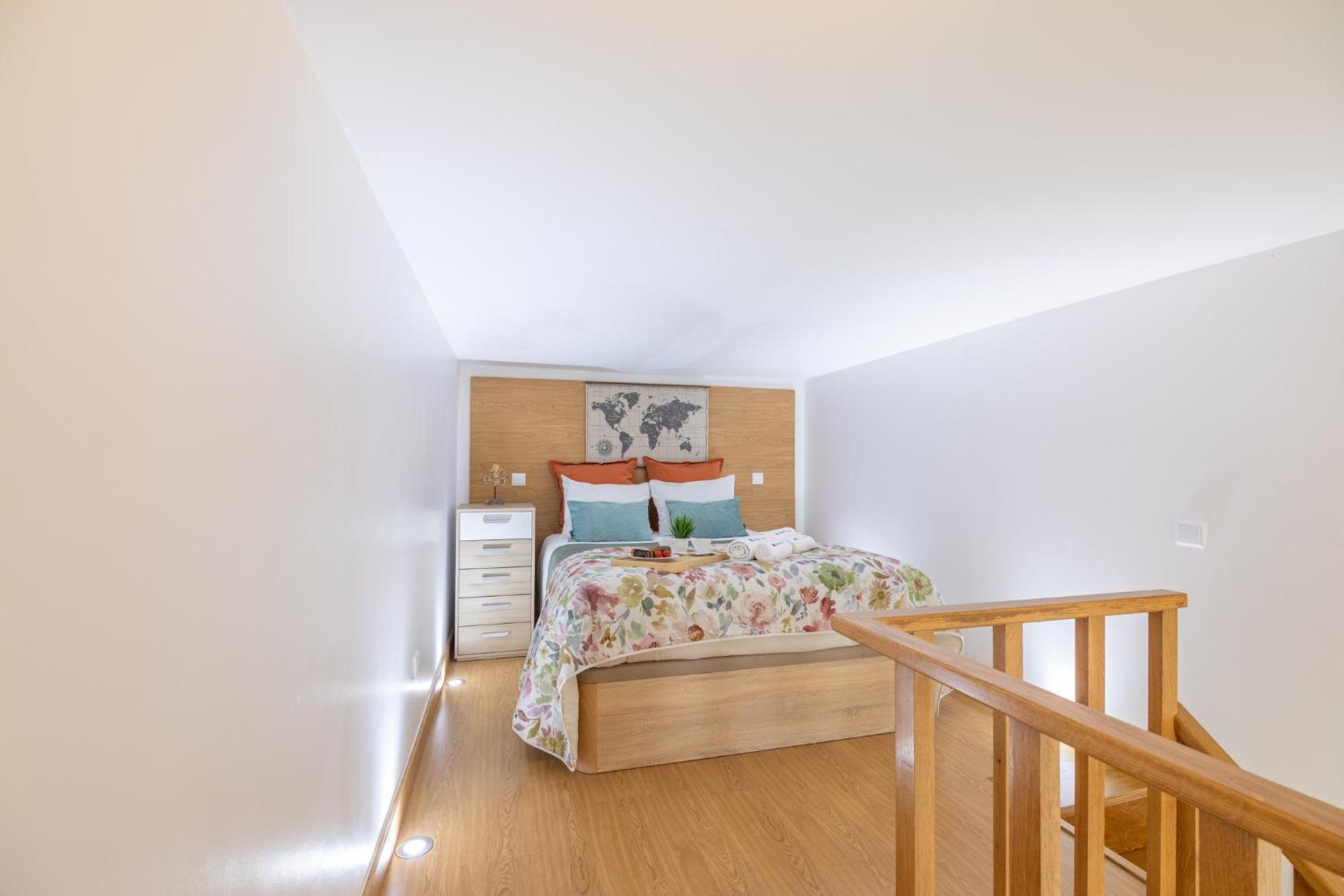 Deluxe Spacious Flats W Mezzanine By Host Wise Appartement Porto Buitenkant foto