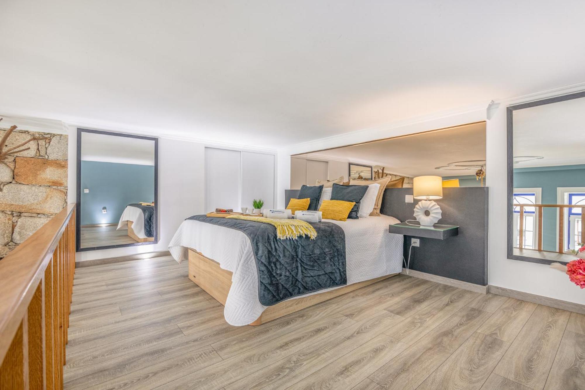 Deluxe Spacious Flats W Mezzanine By Host Wise Appartement Porto Buitenkant foto
